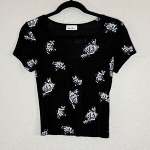 Vintage 90s Small Black Floral Baby Tee Grunge Indie‎ Dark Coquette Cyber Dainty